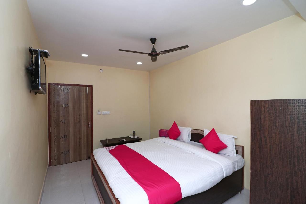 Oyo 15355 Govind Guest House Горакхпур Экстерьер фото